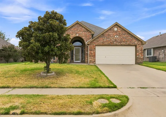 Photo 2 of Single family home for sale at 3221 Canary Ln, Midlothian, TX 76065 | MLS# 21341878 | Listing updated on 2026-10-05