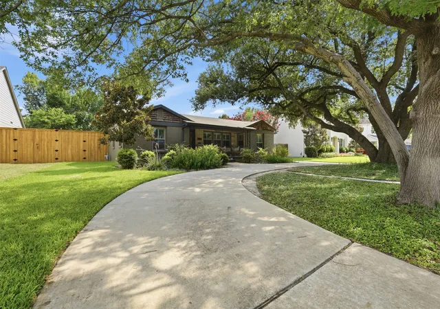 Photo 1 of Single family home for sale at 3637 Shelby Dr, Fort Worth, TX 76109 | MLS# 21341897 | Listing updated on 2026-07-31