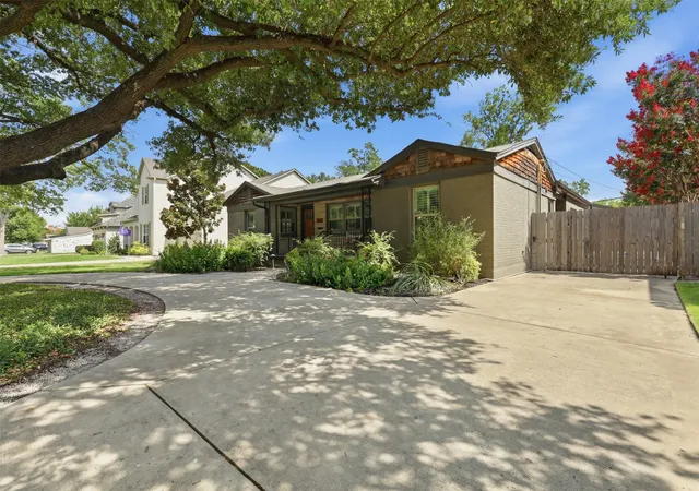 Photo 2 of Single family home for sale at 3637 Shelby Dr, Fort Worth, TX 76109 | MLS# 21341897 | Listing updated on 2026-07-31