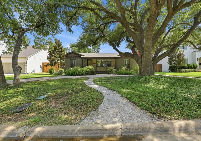 Photo 3 of Single family home for sale at 3637 Shelby Dr, Fort Worth, TX 76109 | MLS# 21341897 | Listing updated on 2026-07-31