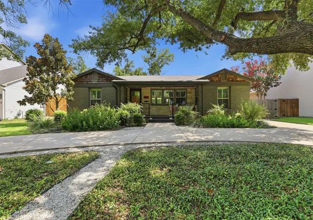 Photo 4 of Single family home for sale at 3637 Shelby Dr, Fort Worth, TX 76109 | MLS# 21341897 | Listing updated on 2026-07-31