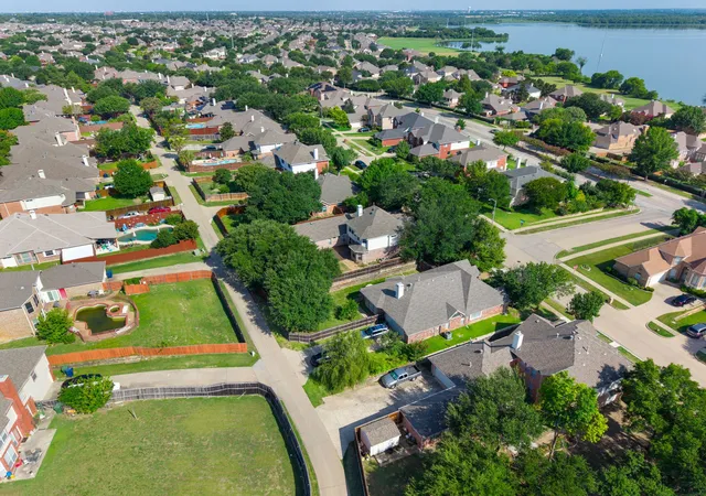 Photo 2 of Sale Pending at 1718 Lake Bluff Dr, Garland, TX 75043 | MLS# 21327886 | Listing updated on 2026-09-29