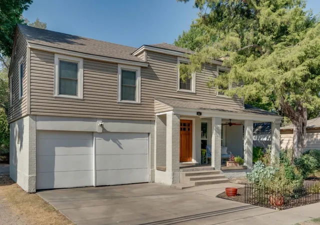 Single family home for sale at 311 Paulus Ave, Dallas, TX 75214 | MLS# 21341930