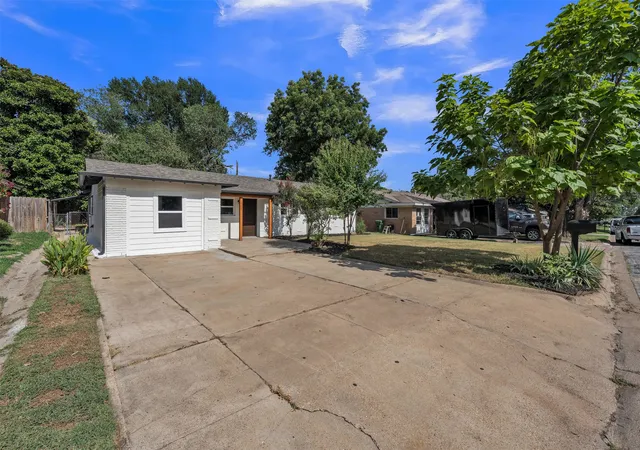 Photo 1 of Single family home for sale at 408 Simmons Dr, Hurst, TX 76053 | MLS# 21341842 | Listing updated on 2026-09-10