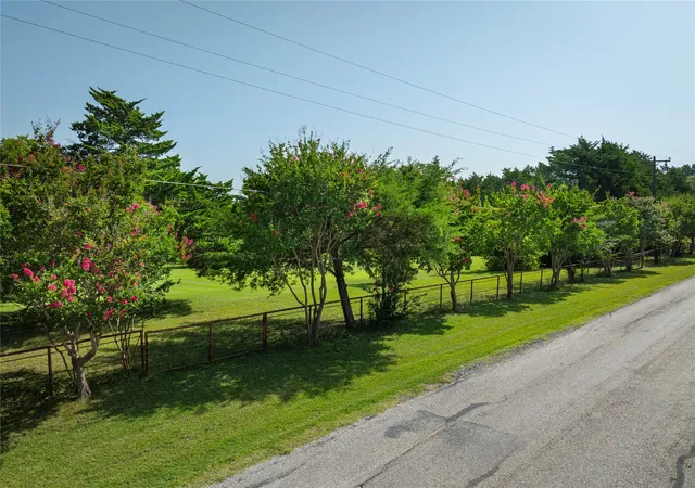Photo 2 of Land for sale at 6 Highridge Farms Rd, Mc Kinney, TX 75069 | MLS# 21342040 | Listing updated on 2026-09-08