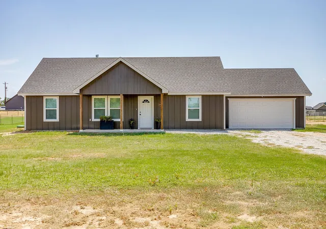 Photo 2 of Sale Pending at 2998 Knob Rd, Springtown, TX 76082 | MLS# 21338093 | Listing updated on 2026-09-14