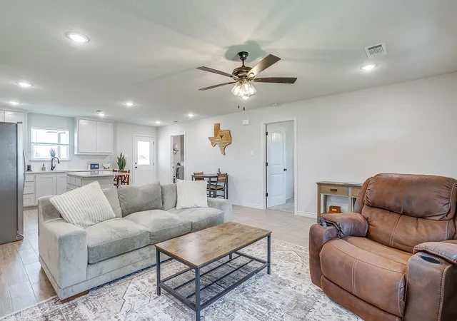 Photo 3 of Sale Pending at 2998 Knob Rd, Springtown, TX 76082 | MLS# 21338093 | Listing updated on 2026-09-14