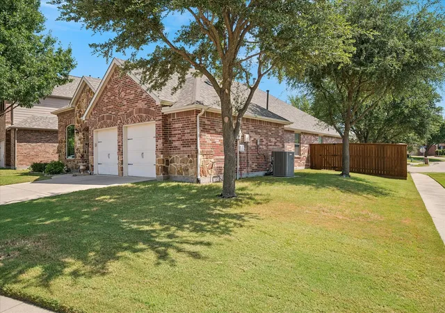 Photo 2 of Sale Pending at 1911 Fairlake Dr, Wylie, TX 75098 | MLS# 21339300 | Listing updated on 2026-09-10