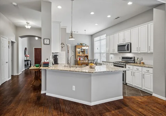 Photo 4 of Sale Pending at 1911 Fairlake Dr, Wylie, TX 75098 | MLS# 21339300 | Listing updated on 2026-09-10
