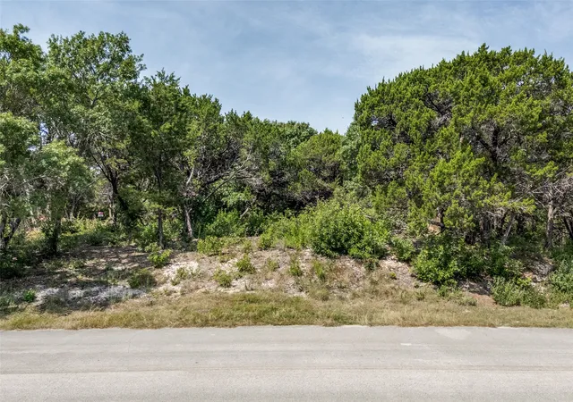 Photo 1 of Land for sale at 7 Mobley Rd, Cedar Hill, TX 75104 | MLS# 21342384 | Listing updated on 2026-07-31