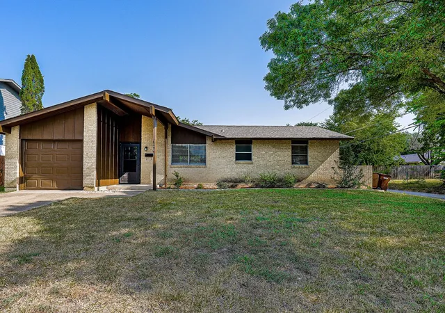 Photo 3 of Sale Pending at 1205 Northridge Dr, Plano, TX 75075 | MLS# 21342387 | Listing updated on 2026-09-14
