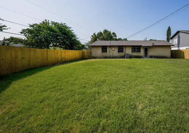 Photo 4 of Sale Pending at 1205 Northridge Dr, Plano, TX 75075 | MLS# 21342387 | Listing updated on 2026-09-14
