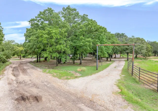 Photo 2 of Manufactured home for sale at 580 Vz County Road 3518, Wills Point, TX 75169 | MLS# 21342576 | Listing updated on 2026-07-31