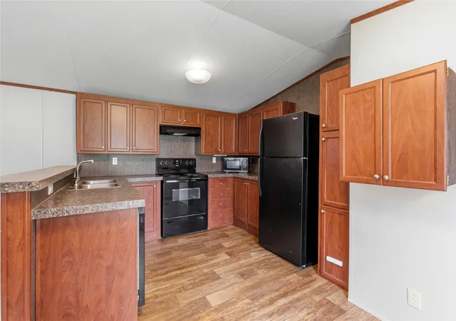 Photo 3 of Manufactured home for sale at 500 N Moreland St, De Leon, TX 76444 | MLS# 21335351 | Listing updated on 2026-09-02
