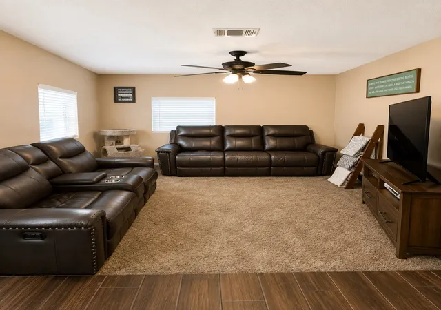 Photo 4 of Single family home for sale at 104 Lynn Dr, Azle, TX 76020 | MLS# 21341199 | Listing updated on 2026-09-14