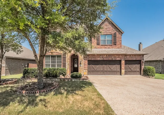 Photo 3 of Single family home for sale at 1218 Thistle Hill Trl, Weatherford, TX 76087 | MLS# 21342677 | Listing updated on 2026-09-12