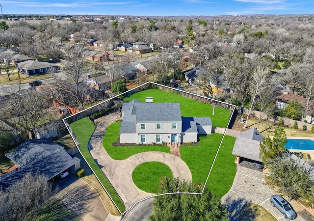 Photo 1 of Single family home for sale at 1016 Crestview Dr, Sherman, TX 75092 | MLS# 21342303 | Listing updated on 2026-07-29
