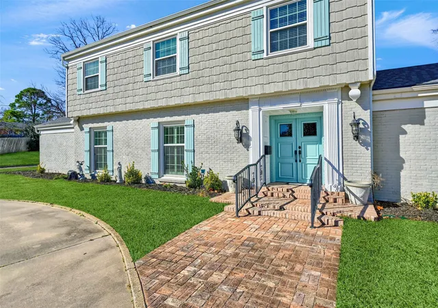 Photo 2 of Single family home for sale at 1016 Crestview Dr, Sherman, TX 75092 | MLS# 21342303 | Listing updated on 2026-07-29