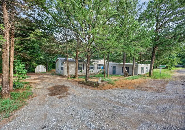 Manufactured home for sale at 174 Cripple Minnow Bnd, Pottsboro, TX 75076 | MLS# 21342612