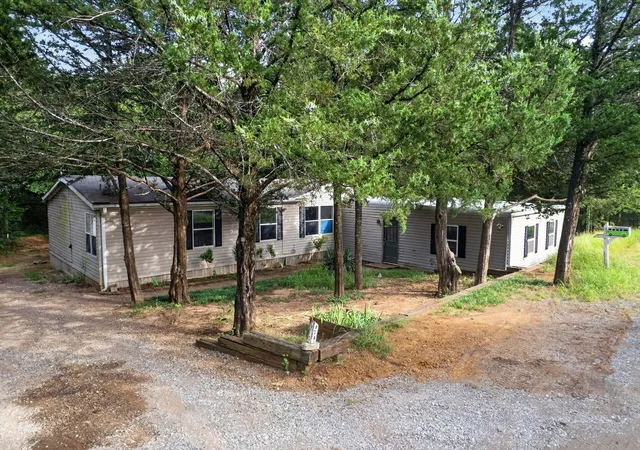 Photo 2 of Manufactured home for sale at 174 Cripple Minnow Bnd, Pottsboro, TX 75076 | MLS# 21342612 | Listing updated on 2026-10-07