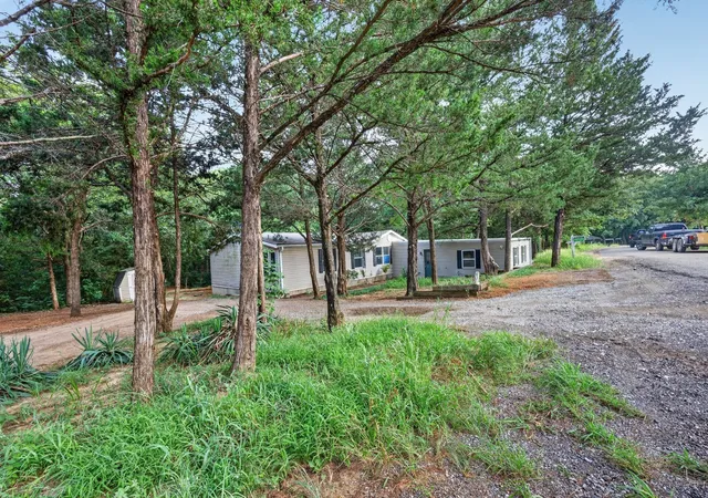 Photo 3 of Manufactured home for sale at 174 Cripple Minnow Bnd, Pottsboro, TX 75076 | MLS# 21342612 | Listing updated on 2026-10-07