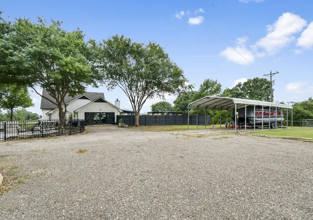 Photo 4 of Single family home for sale at 9867 Dripping Springs Rd, Denison, TX 75021 | MLS# 21338726 | Listing updated on 2026-07-30