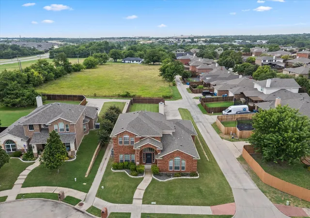 Photo 2 of Single family home for sale at 1395 Bay Line Dr, Rockwall, TX 75087 | MLS# 21342397 | Listing updated on 2026-09-15