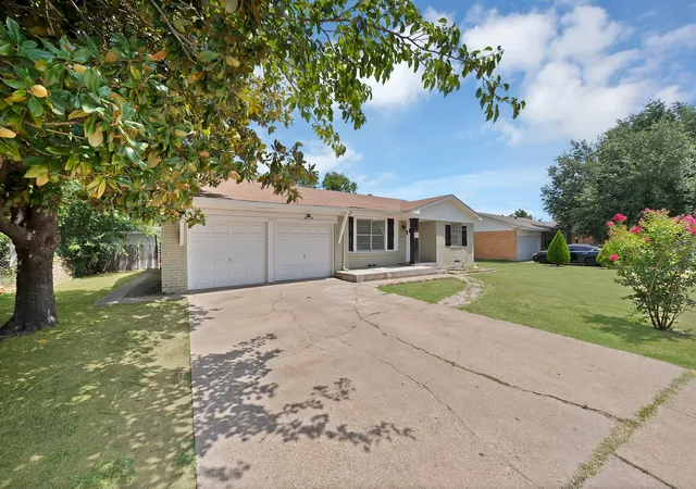 Photo 3 of Single family home for sale at 8533 Blossom Ln, Dallas, TX 75227 | MLS# 21342821 | Listing updated on 2026-09-15