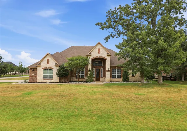 Photo 1 of Single family home for sale at 127 Dogwood Dr, Aubrey, TX 76227 | MLS# 21342441 | Listing updated on 2026-09-12
