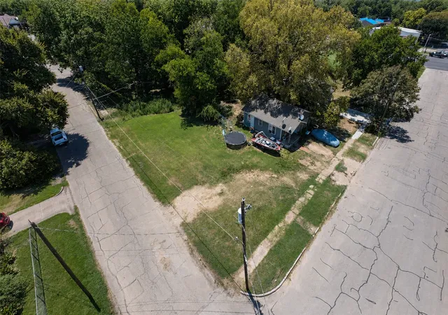 Photo 2 of Land for sale at 600 Preston St, Waco, TX 76704 | MLS# 21339676 | Listing updated on 2026-07-29