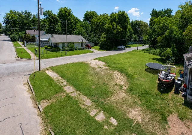 Photo 3 of Land for sale at 600 Preston St, Waco, TX 76704 | MLS# 21339676 | Listing updated on 2026-07-29