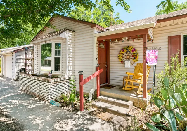 Photo 1 of Single family home for sale at 2721 Halbert St, Fort Worth, TX 76112 | MLS# 21343023 | Listing updated on 2026-10-06