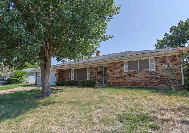 Photo 2 of Single family home for sale at 7601 Trimble Dr, Fort Worth, TX 76134 | MLS# 21342340 | Listing updated on 2026-09-08