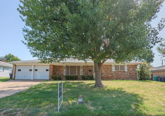 Photo 3 of Single family home for sale at 7601 Trimble Dr, Fort Worth, TX 76134 | MLS# 21342340 | Listing updated on 2026-09-08