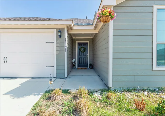 Photo 1 of Single family home for sale at 13608 Musselshell Dr, Ponder, TX 76259 | MLS# 21341185 | Listing updated on 2026-07-31