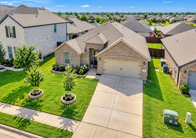 Photo 3 of Single family home for sale at 1340 Collett Sublett Rd, Kennedale, TX 76060 | MLS# 21341540 | Listing updated on 2026-09-25