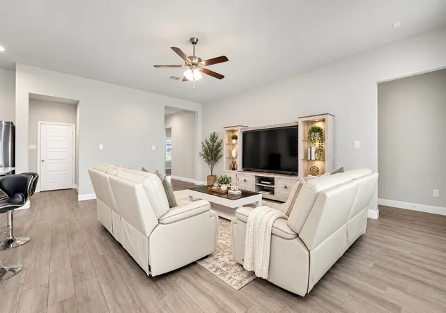 Photo 4 of Single family home for sale at 1340 Collett Sublett Rd, Kennedale, TX 76060 | MLS# 21341540 | Listing updated on 2026-09-25