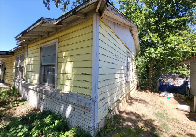 Photo 3 of Single family home for sale at 3605 Rufus St, Fort Worth, TX 76119 | MLS# 21340714 | Listing updated on 2026-09-12