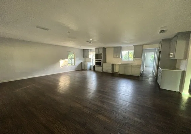 Photo 3 of Single family home for sale at 305 S Fm 1138, Nevada, TX 75173 | MLS# 21343157 | Listing updated on 2026-09-23