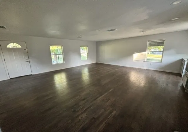 Photo 4 of Single family home for sale at 305 S Fm 1138, Nevada, TX 75173 | MLS# 21343157 | Listing updated on 2026-09-23