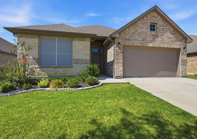 Photo 2 of Single family home for sale at 5213 Crystal Lake Ave, Krum, TX 76249 | MLS# 21342004 | Listing updated on 2026-09-08