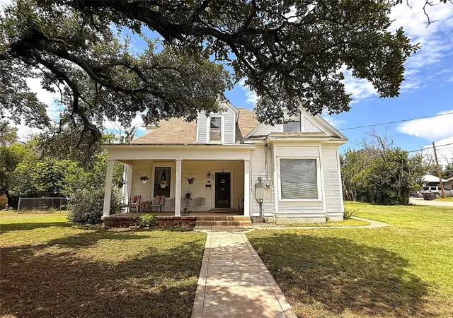 Photo 1 of Single family home for sale at 802 S Willow St, Brady, TX 76825 | MLS# 21342459 | Listing updated on 2026-09-15