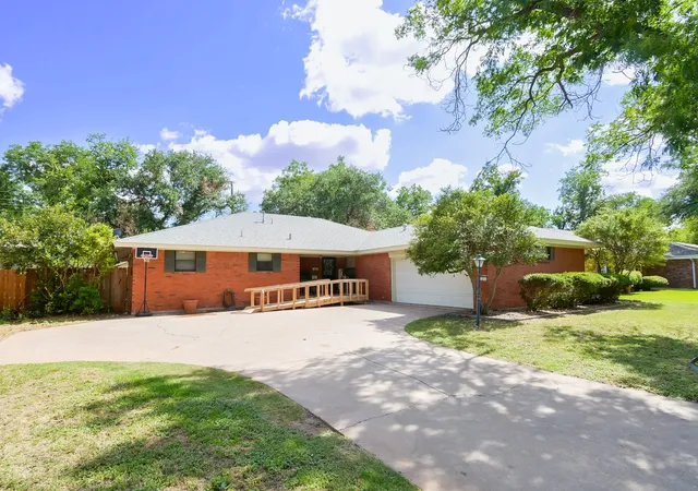 Photo 1 of Single family home for sale at 2233 River Oaks Cir, Abilene, TX 79605 | MLS# 21341767 | Listing updated on 2026-09-13