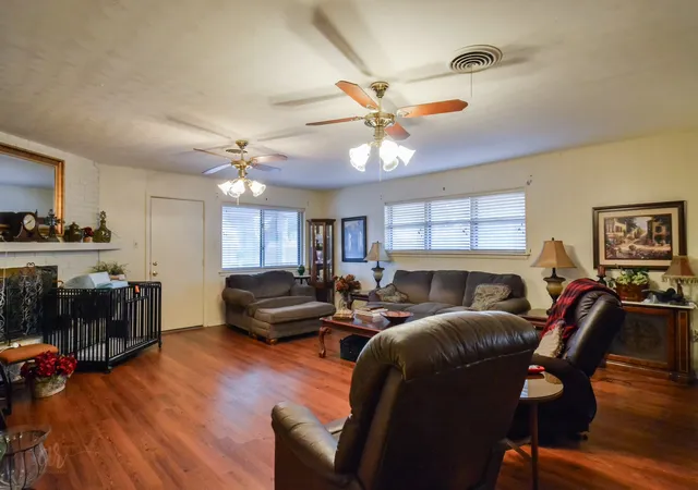 Photo 4 of Single family home for sale at 2233 River Oaks Cir, Abilene, TX 79605 | MLS# 21341767 | Listing updated on 2026-09-13