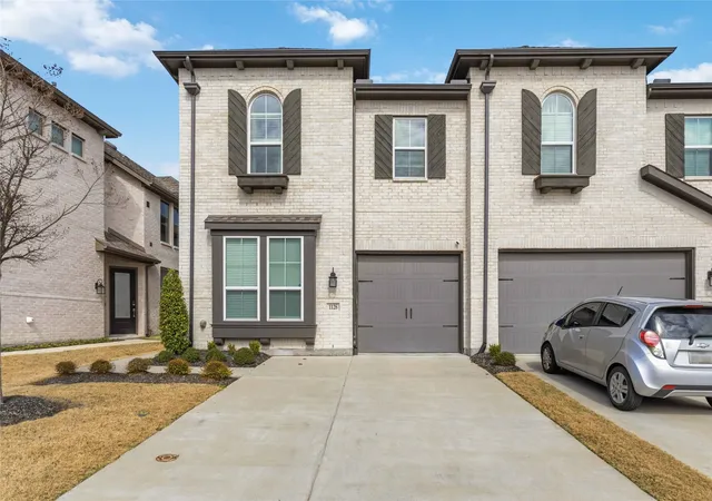 Townhouse for sale at 1128 Queensdown Wy, Forney, TX 75126 | MLS# 21343256