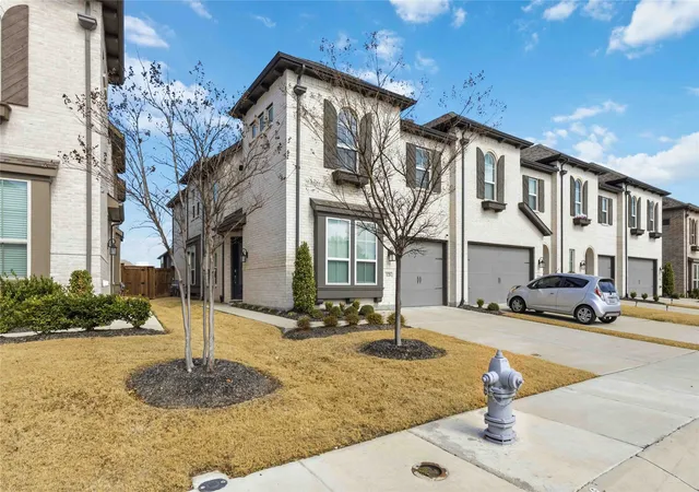 Photo 3 of Townhouse for sale at 1128 Queensdown Wy, Forney, TX 75126 | MLS# 21343256 | Listing updated on 2026-07-28