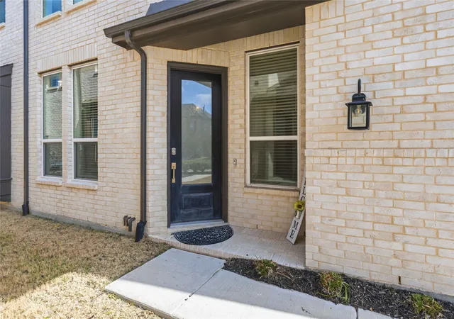 Photo 3 of Townhouse for sale at 1128 Queensdown Wy, Forney, TX 75126 | MLS# 21343256 | Listing updated on 2026-07-28