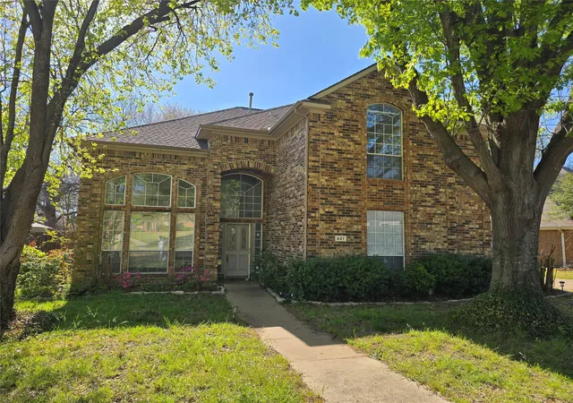 Photo 2 of Single family home for sale at 401 Bent Creek Dr, Garland, TX 75040 | MLS# 21343297 | Listing updated on 2026-09-12