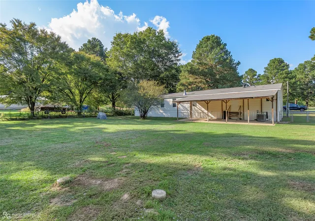 Photo 3 of Manufactured home for sale at 121 Kim Cir, Stonewall, LA 71078 | MLS# 21343295 | Listing updated on 2026-07-28