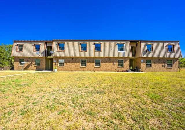 Photo 3 of House for sale at 1316 N Mary St, Comanche, TX 76442 | MLS# 21343318 | Listing updated on 2026-07-28